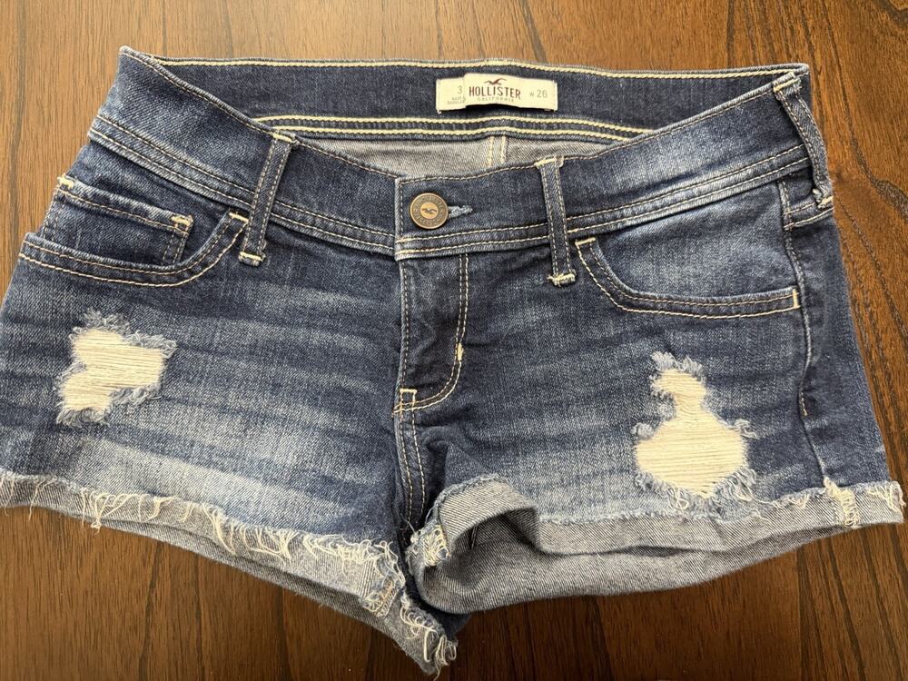 Hollister Shorts Womens Juniors Size 3 26W Short Short Low Rise Cut Off Denim